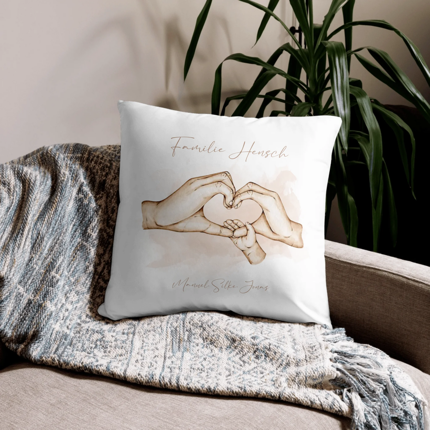05_basic_pillow_lifestyle_22x22_base